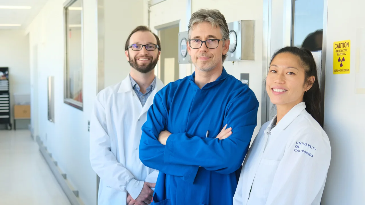 JCCC molecular screening shared resource team in lab