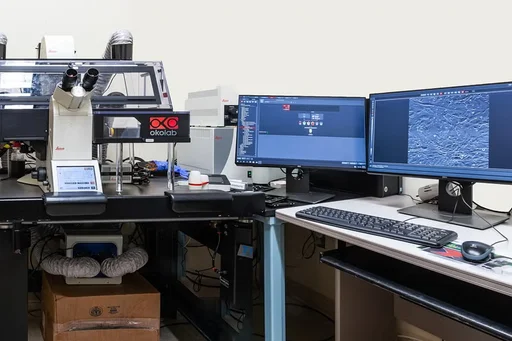 The Leica DMI8 inverted microscope and live cell imaging system.
