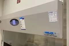 Biosafety cabinet for viral production