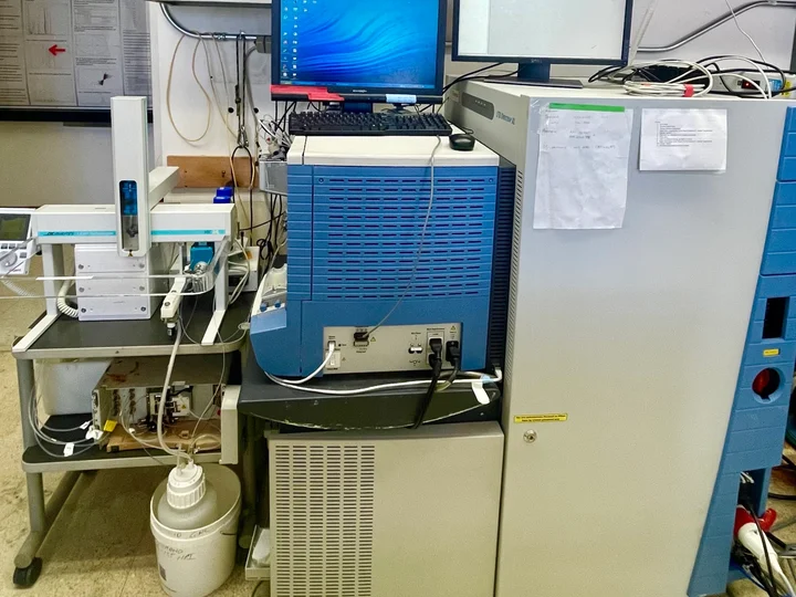 Thermo LTQ Orbitrap XL LC-MS