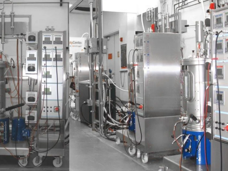 NLF22 fermentors in a lab