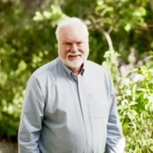 Headshot of Kenneth P. Roos