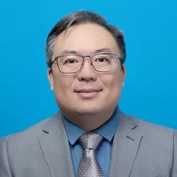 Headshot of Darryl Hwang